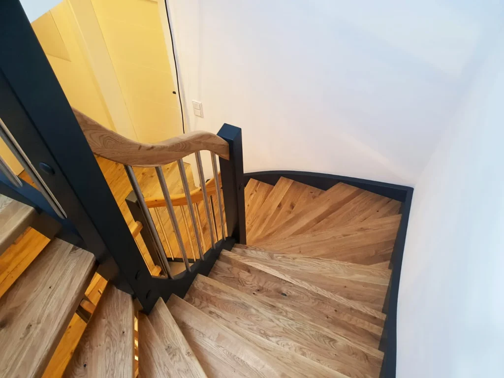 Wendeltreppe von oben fotografiert